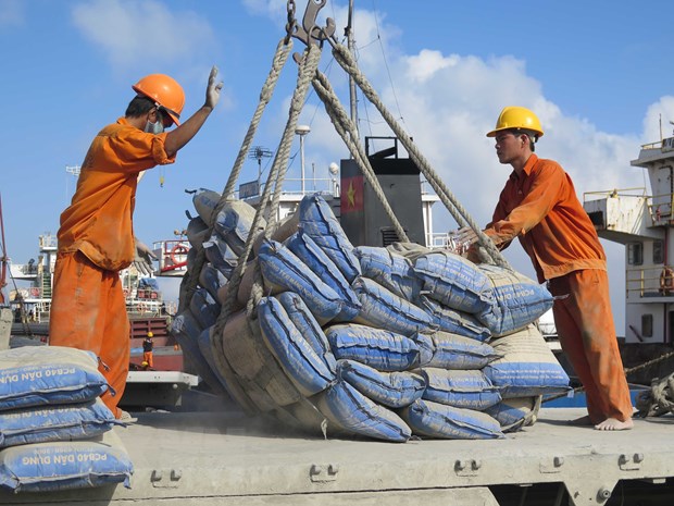 Việt Nam gains record in cement exports